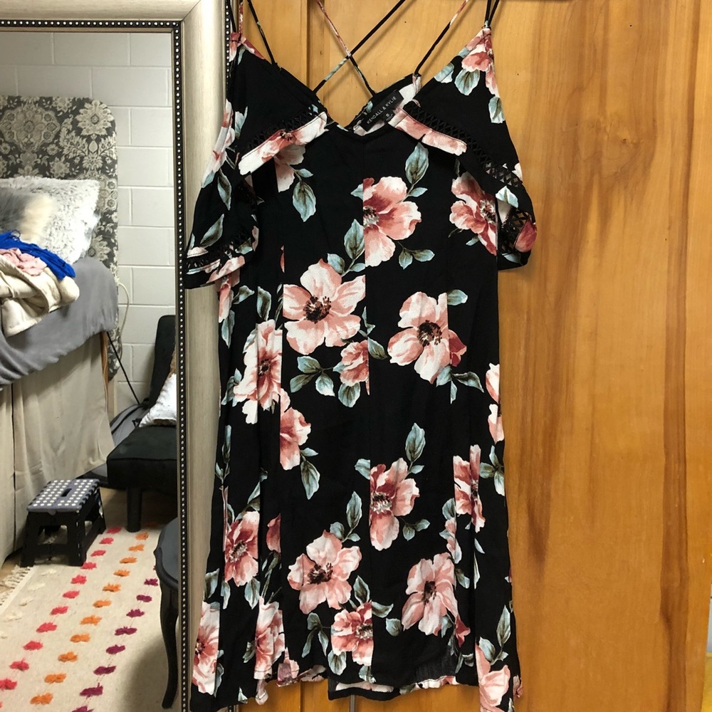 Kendall and Kylie dress